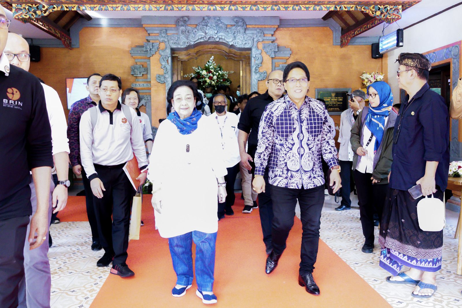 podiumnews.com-Hadiri BRIN, Giri Prasta dan Megawati Semobil 